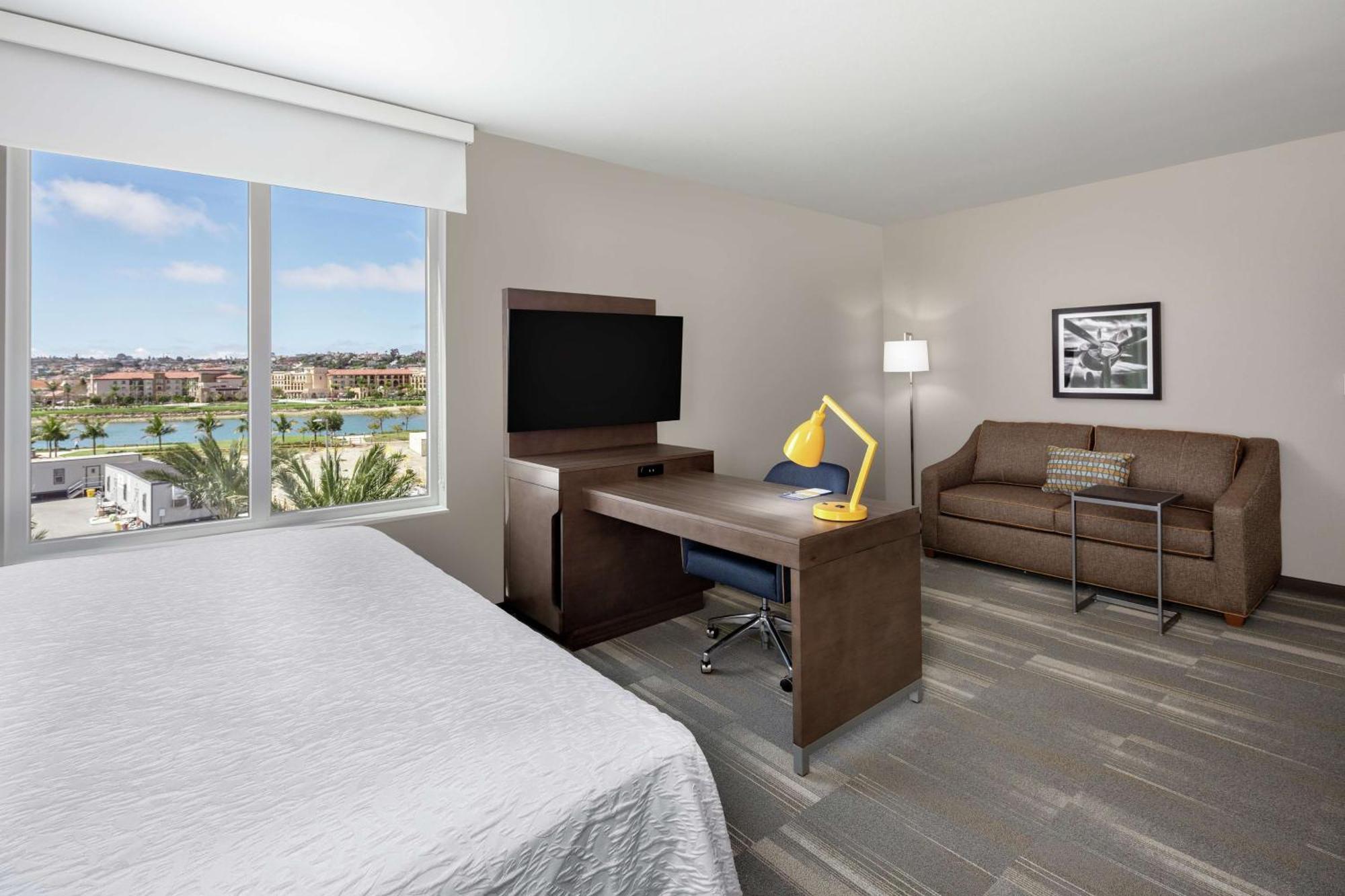 Hampton Inn & Suites San Diego Airport Liberty Station Exterior photo