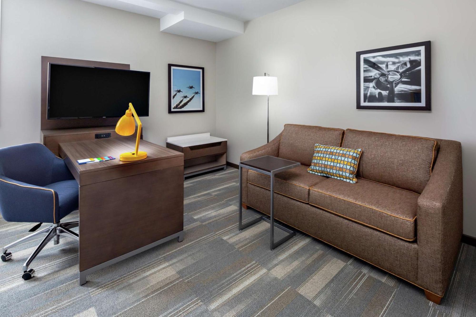Hampton Inn & Suites San Diego Airport Liberty Station Exterior photo