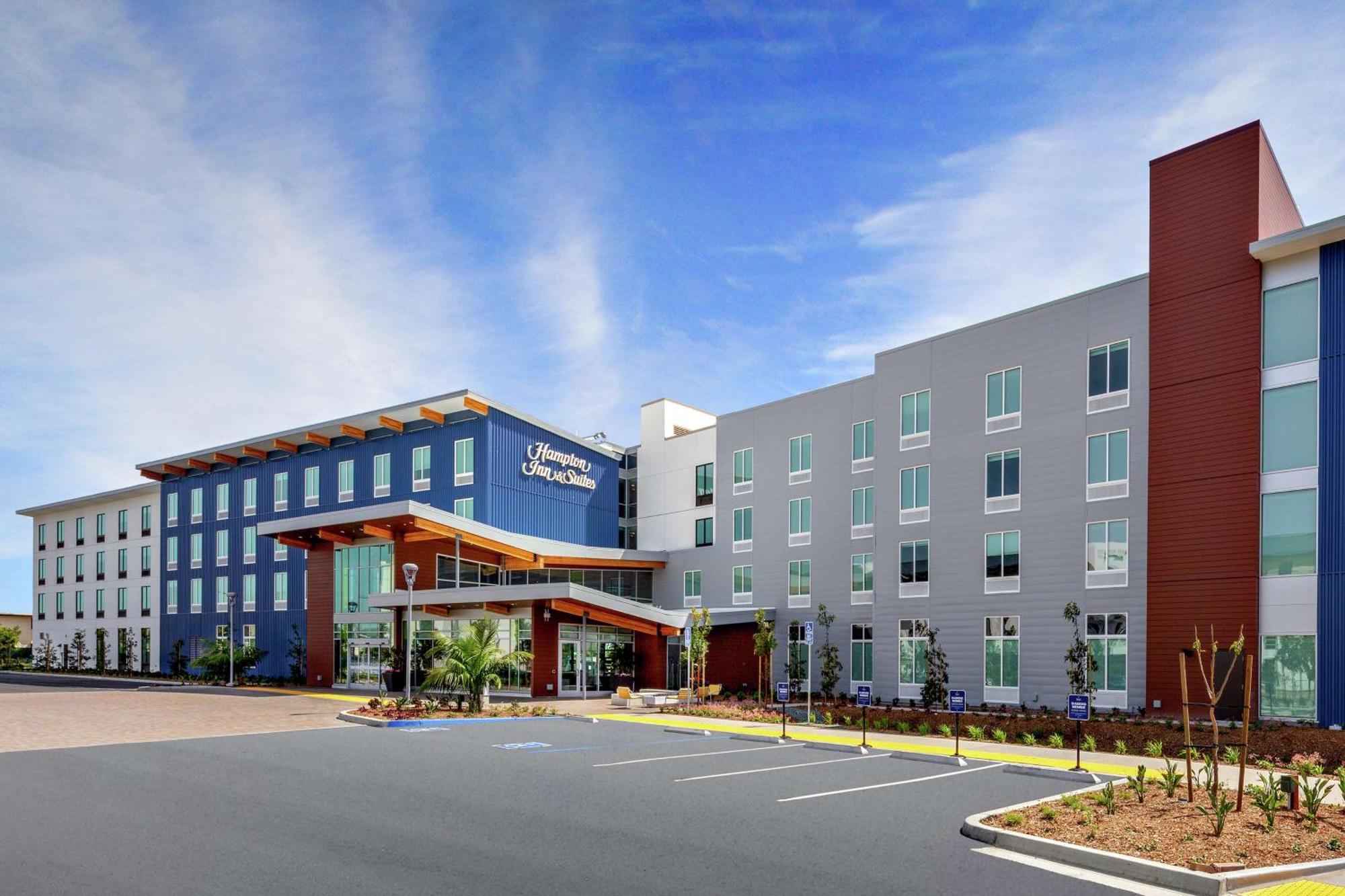 Hampton Inn & Suites San Diego Airport Liberty Station Exterior photo