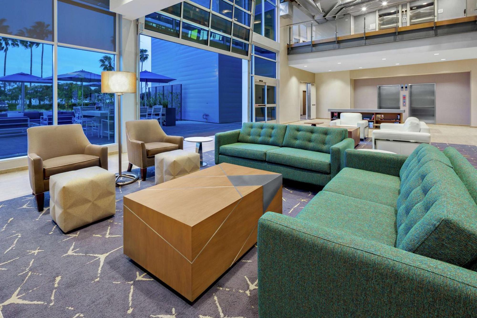 Hampton Inn & Suites San Diego Airport Liberty Station Exterior photo